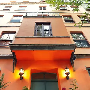 https://house-mola-galata.istanbul-turkeyhotels.com